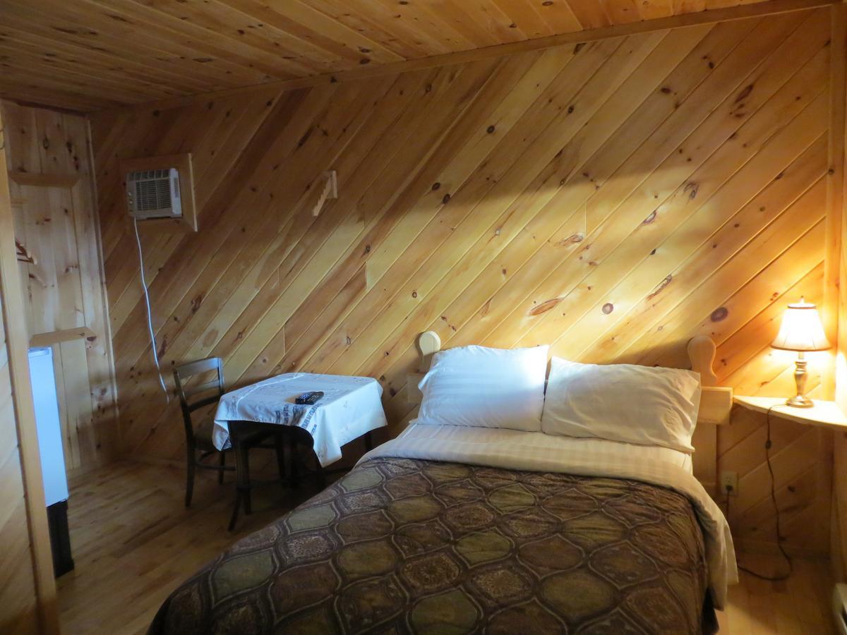 Nine Pine Cottage Miramichi Phòng bức ảnh